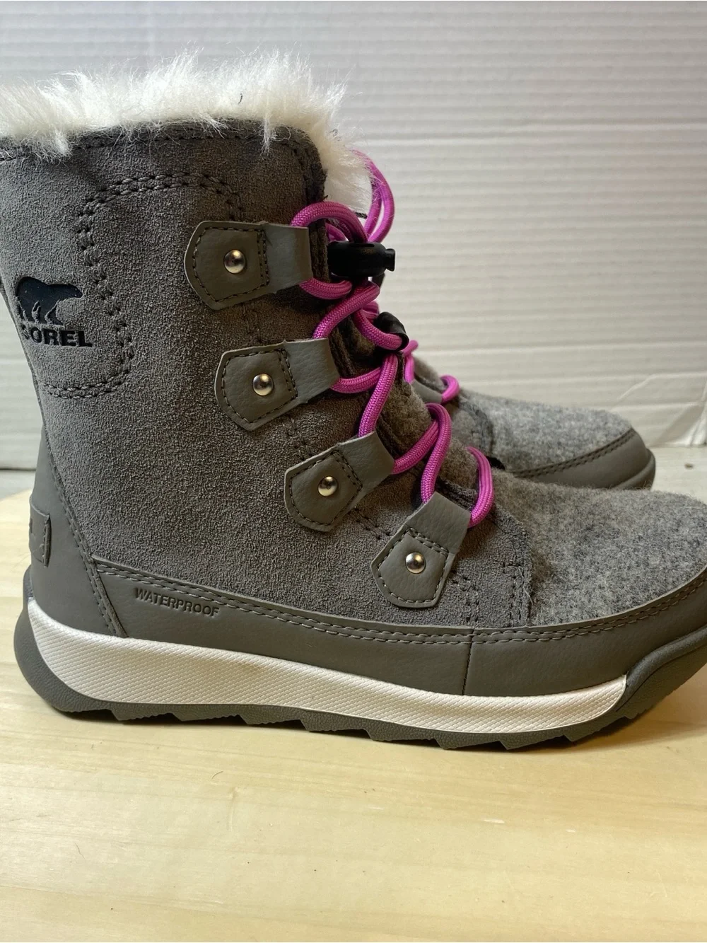 SOREL Youth Waterproof Insulated Snow Boots Grey Pink Size US 2 NEW